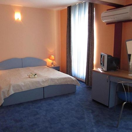 Hotel Shterev Sopot Ruang foto