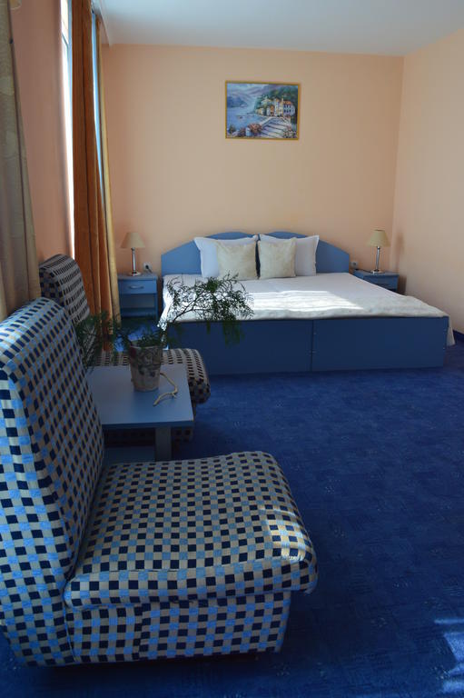 Hotel Shterev Sopot Bagian luar foto