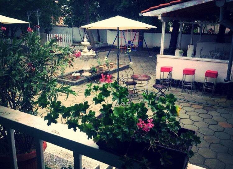 Hotel Shterev Sopot Bagian luar foto